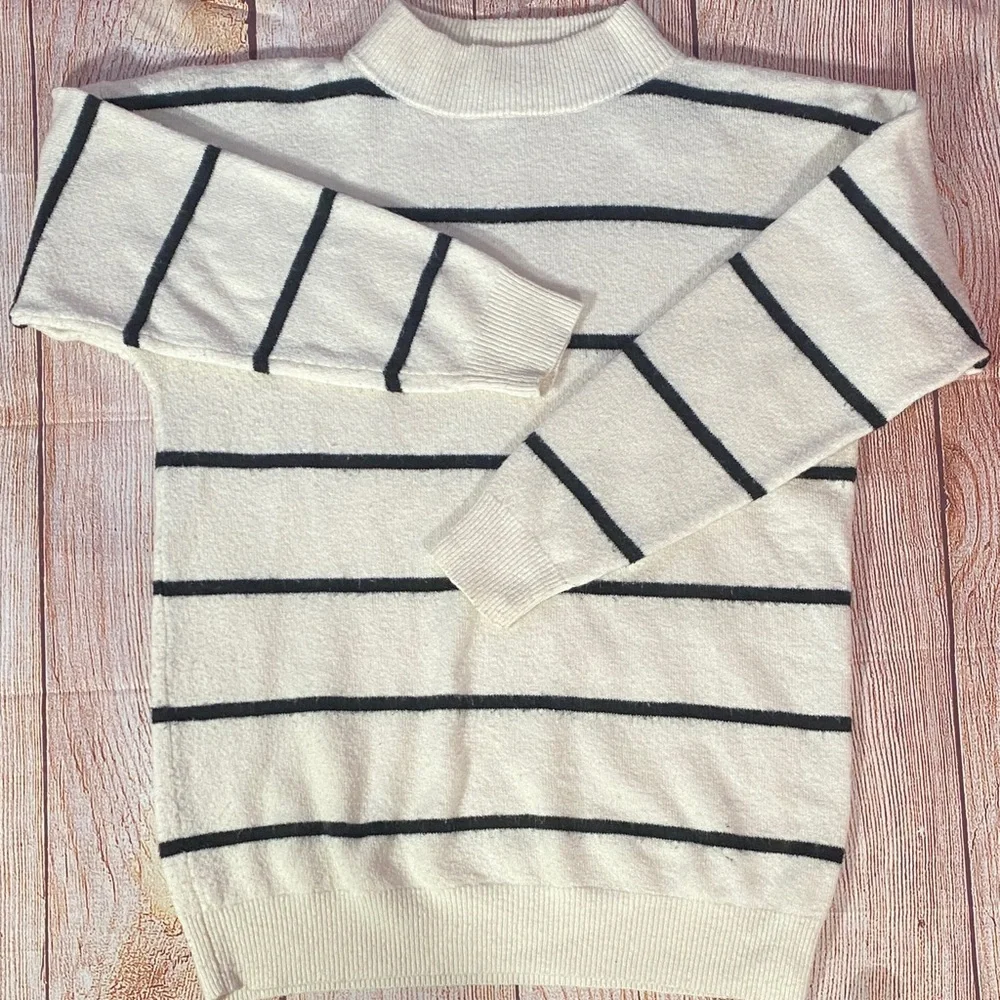 A New Day Striped Knit Sweater Women’s XS White Black